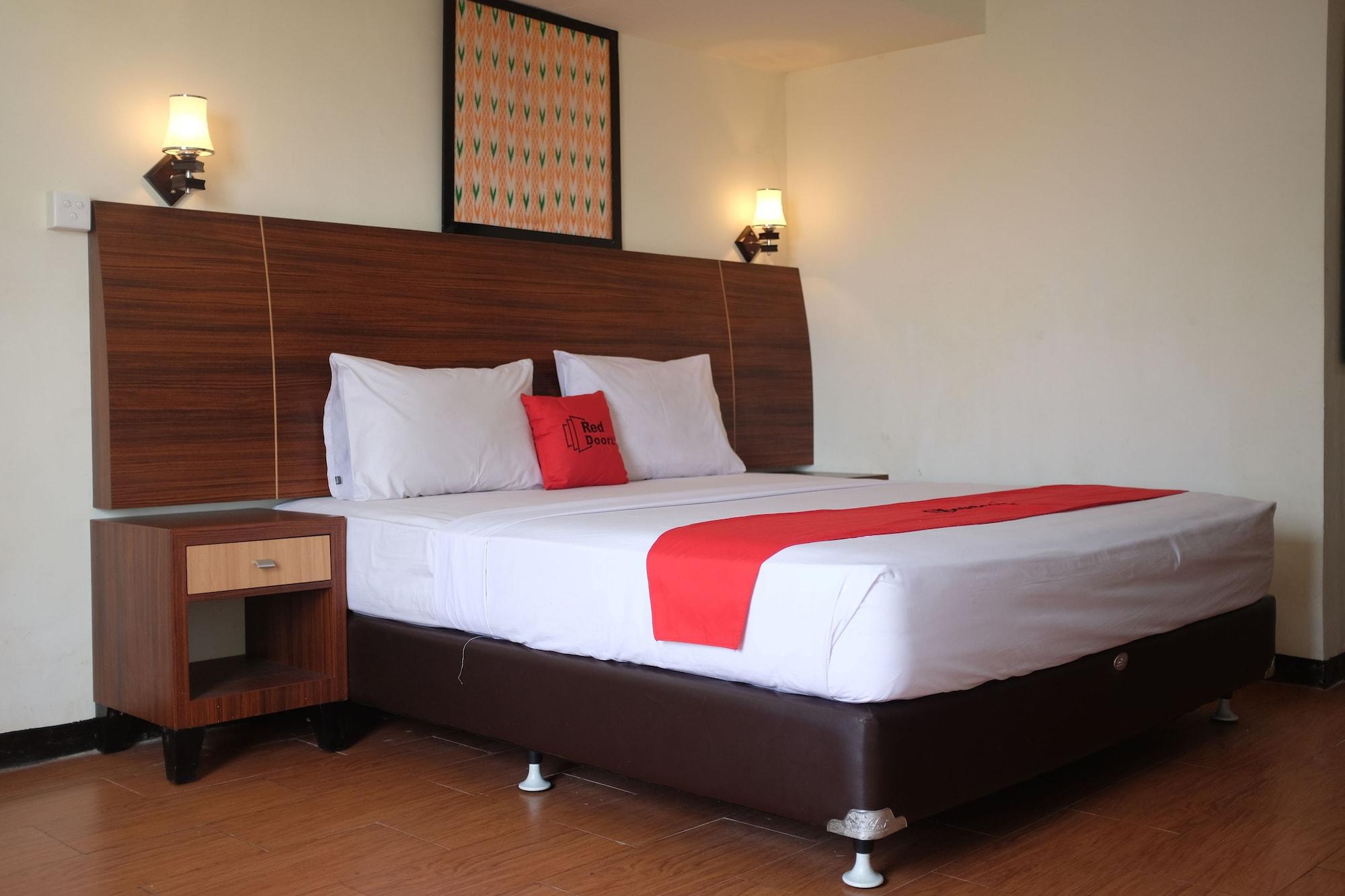 Reddoorz Plus Near Senen Джакарта Экстерьер фото