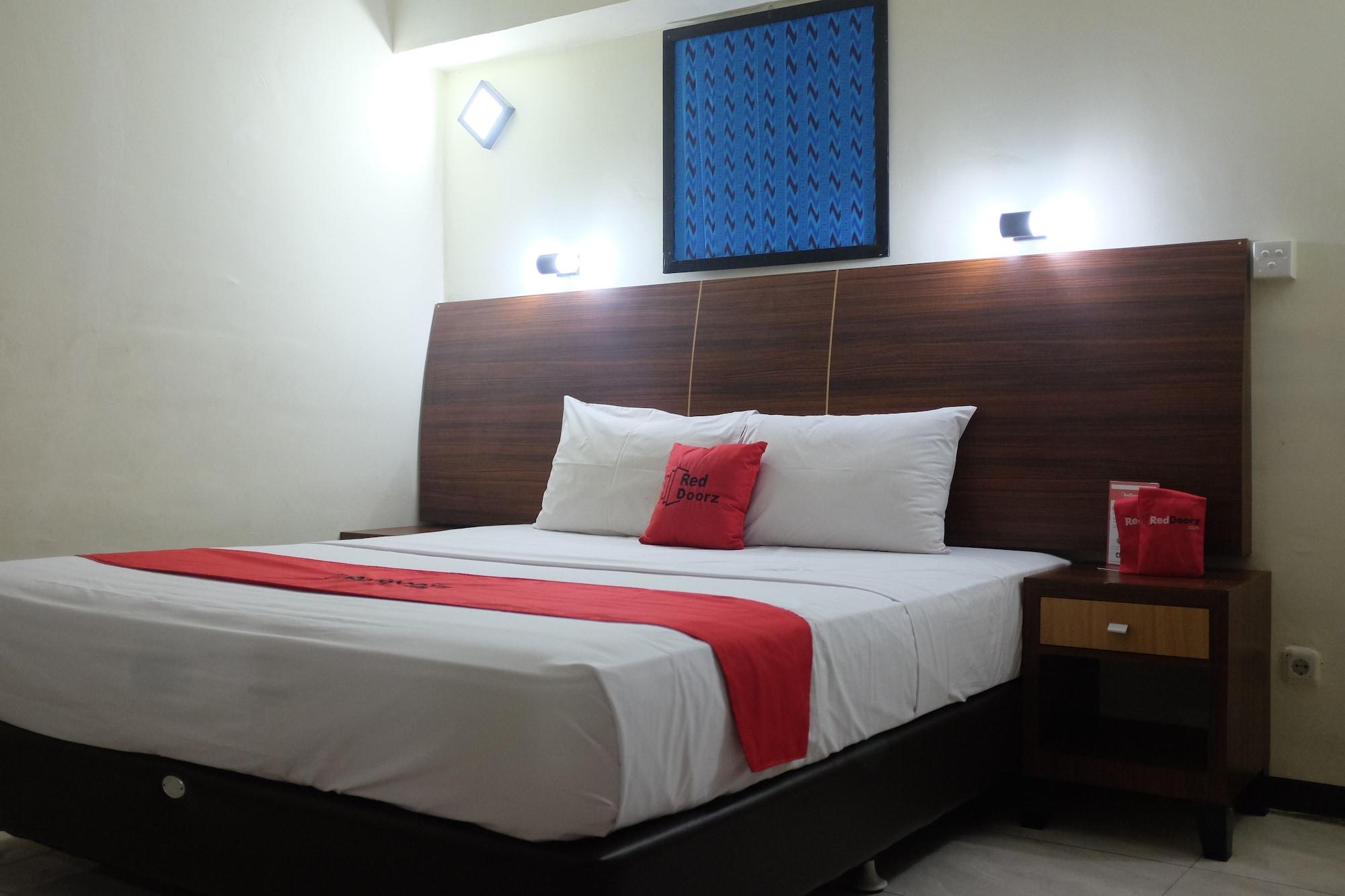 Reddoorz Plus Near Senen Джакарта Экстерьер фото
