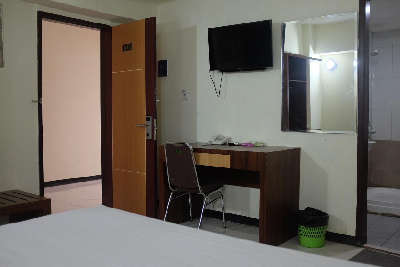 Reddoorz Plus Near Senen Джакарта Экстерьер фото