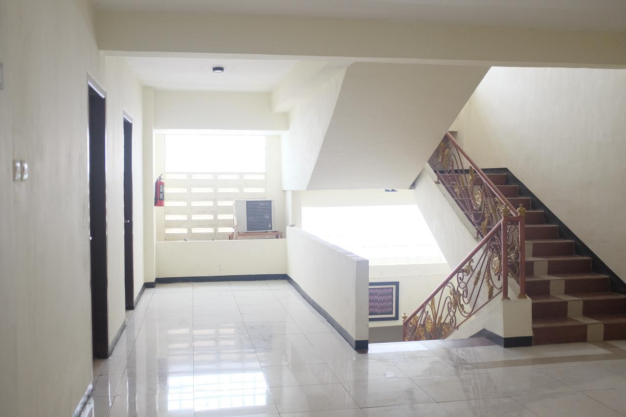 Reddoorz Plus Near Senen Джакарта Экстерьер фото