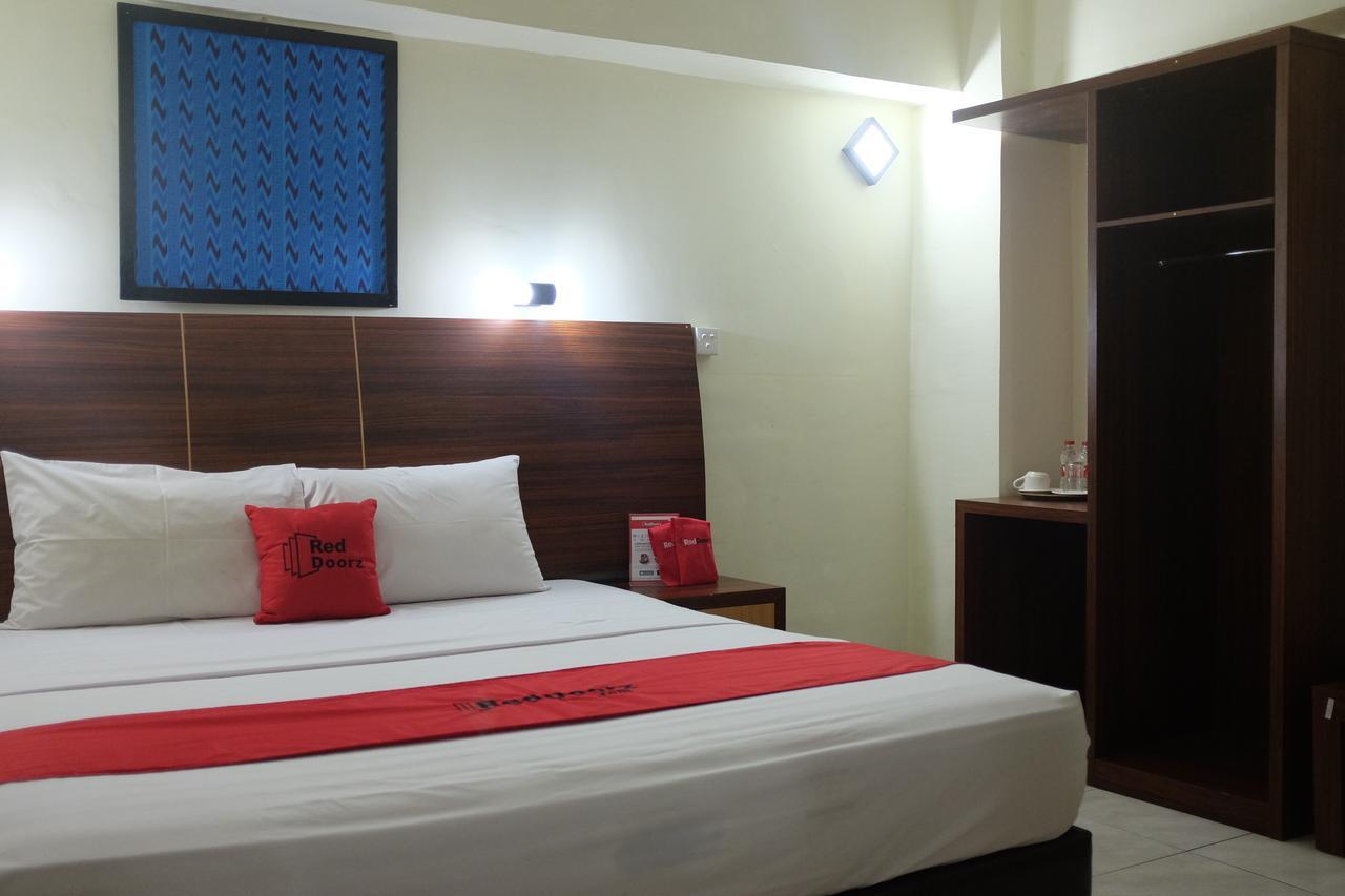 Reddoorz Plus Near Senen Джакарта Экстерьер фото