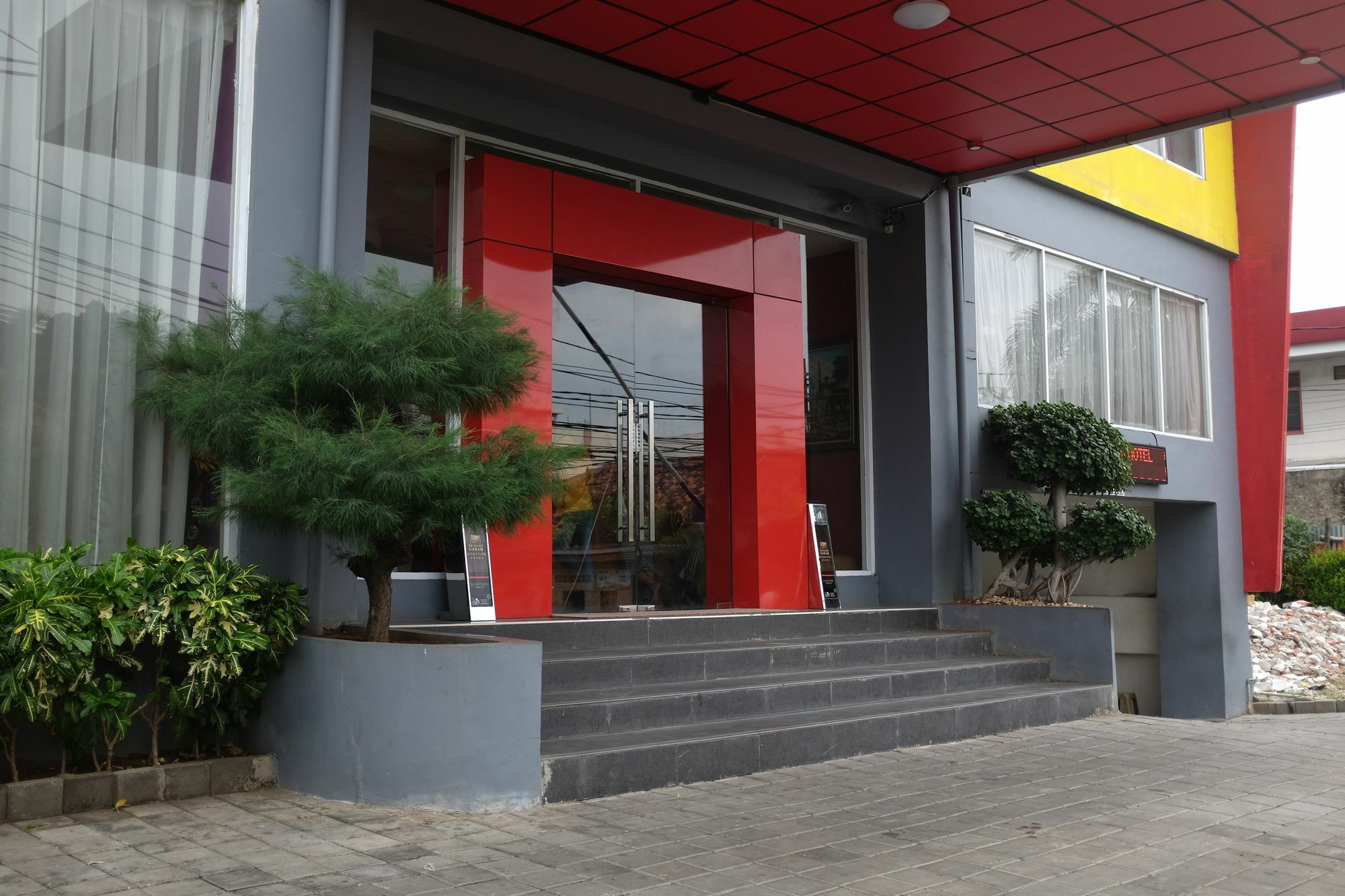 Reddoorz Plus Near Senen Джакарта Экстерьер фото
